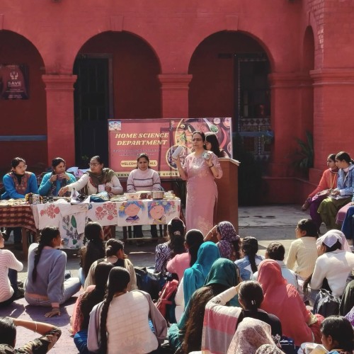  2026-02-12 A Two-day Workshop On Fabric Painting And Clay Art Was Organized